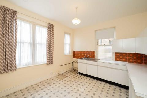 3 bedroom flat for sale, Castellain Road, Maida Vale W9