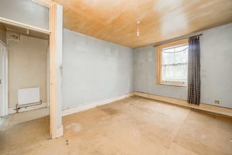 2 bedroom flat for sale, Randolph Avenue, Maida Vale W9