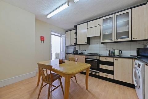 4 bedroom flat for sale, Grantully Road, Maida Vale W9