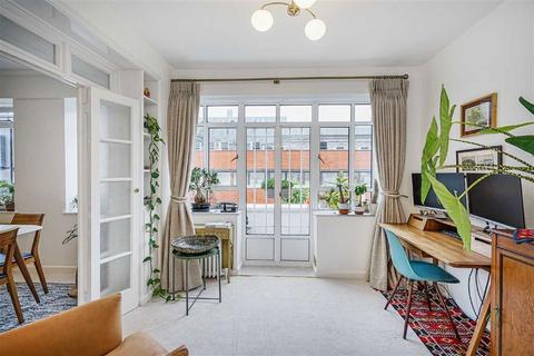 2 bedroom flat for sale, University Street, London WC1E