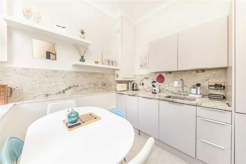 3 bedroom flat for sale, Luxborough Street, London W1U