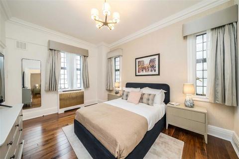 4 bedroom flat to rent, Baker Street, London NW1