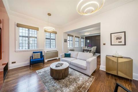 4 bedroom flat to rent, Baker Street, London NW1