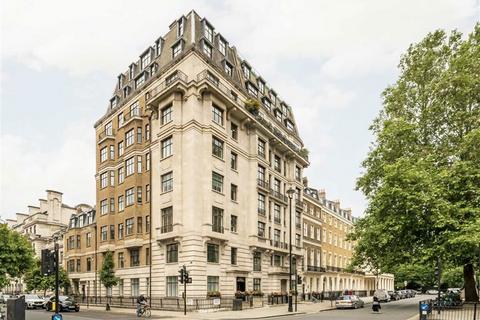 3 bedroom flat to rent, Portland Place, London W1B