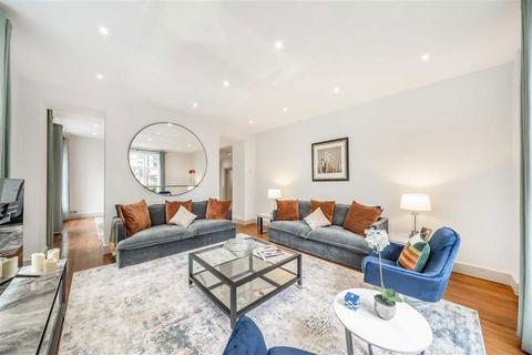 3 bedroom flat to rent, Portland Place, London W1B