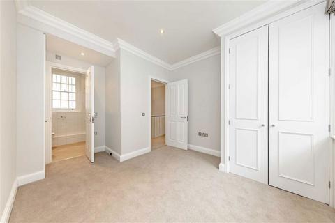 2 bedroom flat to rent, Gloucester Place Mews, London W1U