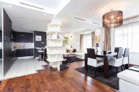 2 bedroom flat to rent, Hertford Street, London W1J