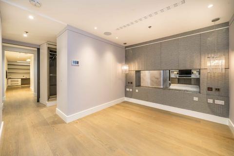 2 bedroom flat to rent, Arlington Street, London SW1A