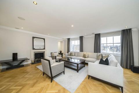 3 bedroom flat to rent, Charles Street, London W1J