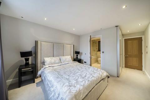 3 bedroom flat to rent, Charles Street, London W1J