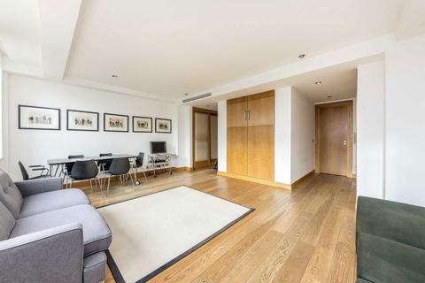 Studio to rent, Pall Mall, London SW1Y