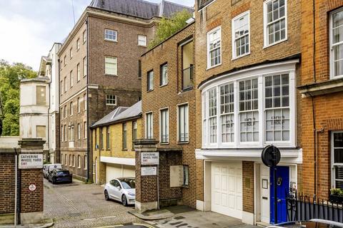 2 bedroom flat to rent, Catherine Wheel Yard, London SW1A