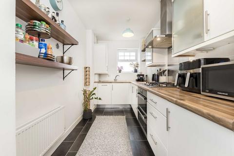 2 bedroom flat for sale, Coppetts Road, London N10