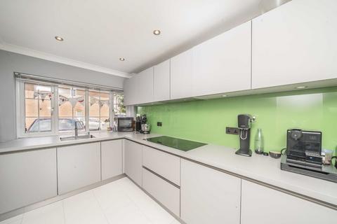 4 bedroom terraced house for sale, Osier Crescent, London N10