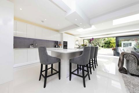 6 bedroom house for sale, Colney Hatch Lane, London N10