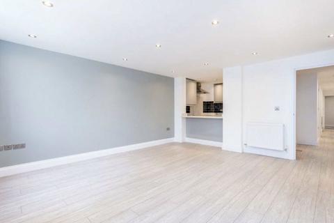 2 bedroom flat for sale, Colney Hatch Lane, London N10