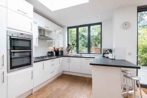 4 bedroom semi-detached house for sale, Pages Hill, London N10