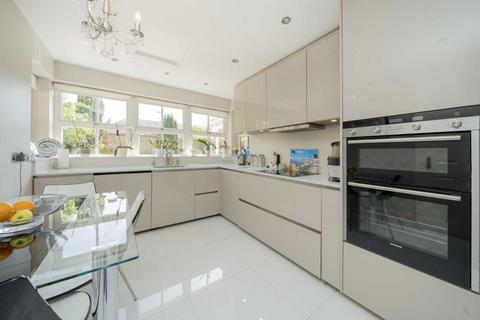 4 bedroom house for sale, Catterick Close, London N11