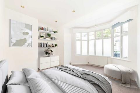 2 bedroom flat for sale, Coniston Road, London N10