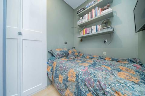 1 bedroom flat for sale, Colney Hatch Lane, London N10