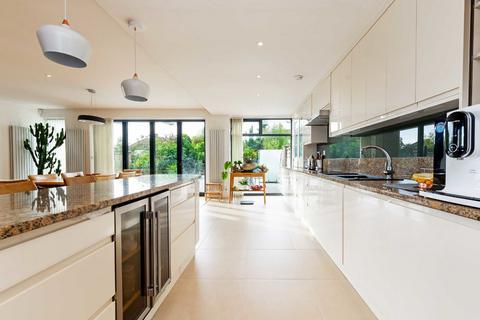 5 bedroom detached house for sale, Powys Lane, London N14