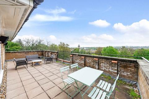 2 bedroom flat for sale, Sparkford Gardens, London N11