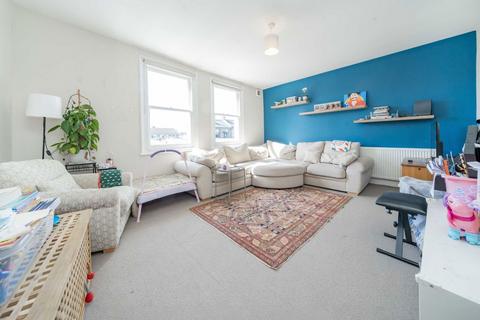 2 bedroom flat for sale, Denmark Terrace, London N2