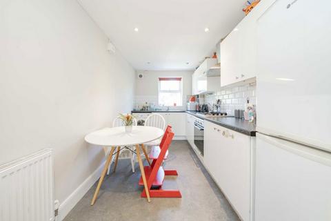 2 bedroom flat for sale, Denmark Terrace, London N2