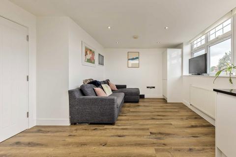 1 bedroom flat for sale, Colney Hatch Lane, London N10