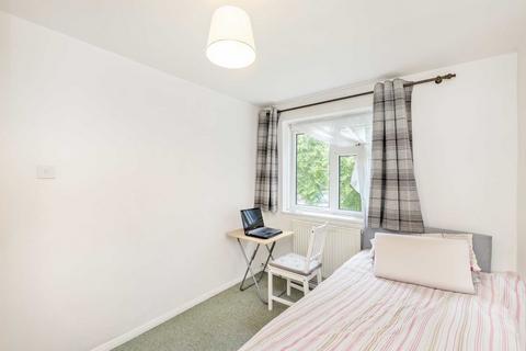 3 bedroom flat for sale, Norfolk Close, London N2