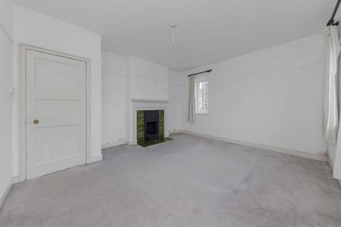 3 bedroom flat to rent, Fortis Green, London N10