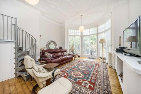 2 bedroom flat for sale, Queens Avenue, London N10