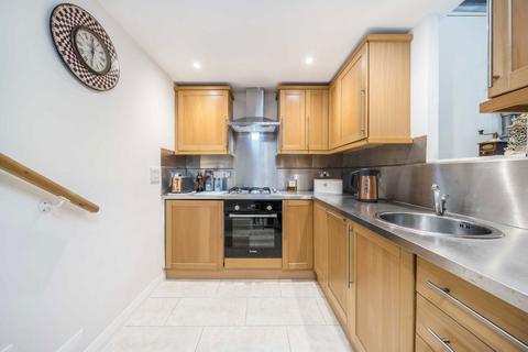 2 bedroom flat for sale, Queens Avenue, London N10