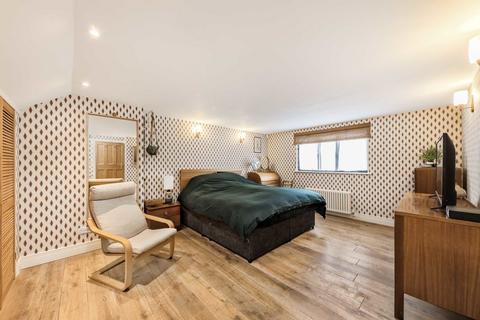 201 Victoria Road, Wood Green, London, N22 7XH