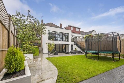 4 bedroom detached house for sale, Morton Way, London N14