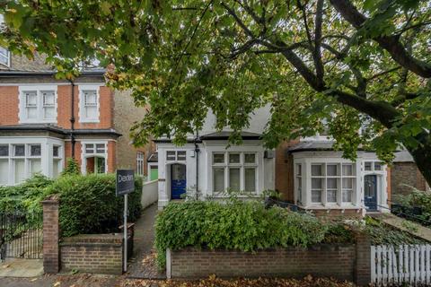 2 bedroom flat for sale, Muswell Road, London N10