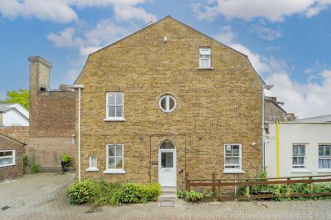 Studio for sale, Clissold Close, London N2