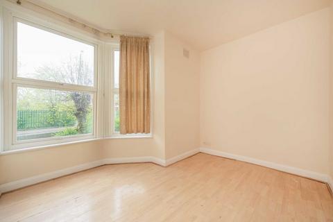 1 bedroom flat for sale, Oakleigh Road South, London N11