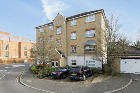 2 bedroom flat for sale, Osier Crescent, London N10