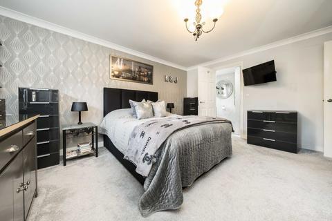 2 bedroom flat for sale, Osier Crescent, London N10