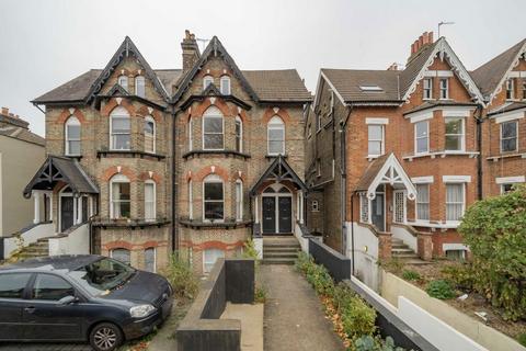 3 bedroom flat for sale, Tetherdown, London N10