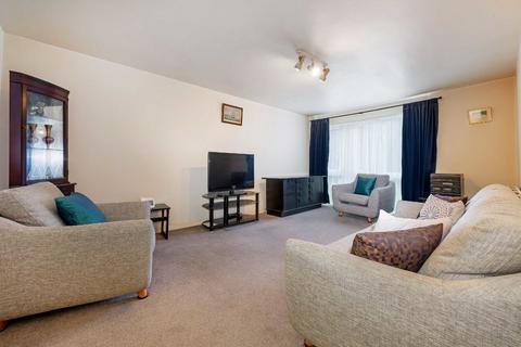 2 bedroom flat for sale, Fortis Green, London N2