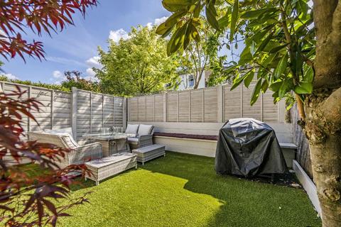 2 bedroom house for sale, Long Lane, London N2