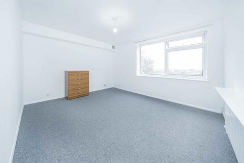 1 bedroom flat for sale, Brownlow Road, London N11