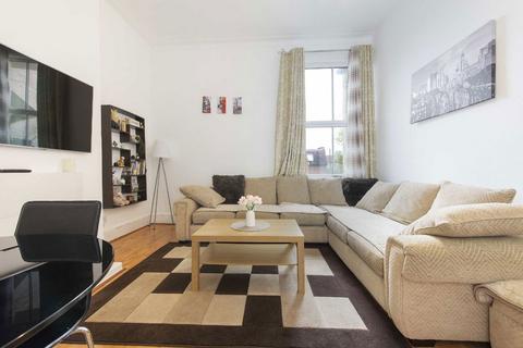 2 bedroom flat for sale, Colney Hatch Lane, London N10