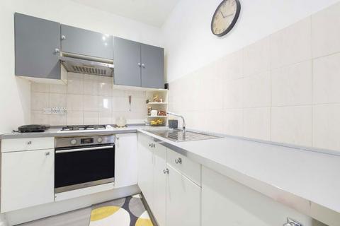 2 bedroom flat for sale, Colney Hatch Lane, London N10