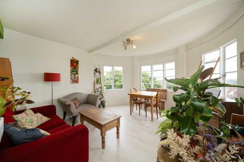 2 bedroom flat for sale, Pages Lane, London N10