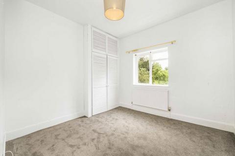 2 bedroom flat to rent, Muswell Road, London N10