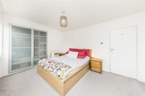 1 bedroom flat for sale, New Cross Road, London SE14