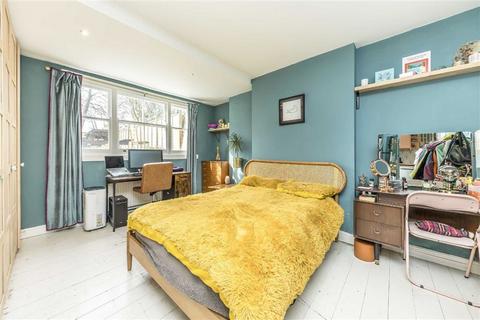 2 bedroom flat for sale, Pepys Road, London SE14